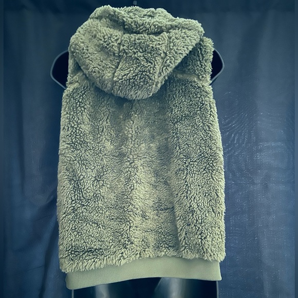 ZYIA Active NEW Olive Hooded Teddy Vest Size XS - Picture 2 of 10